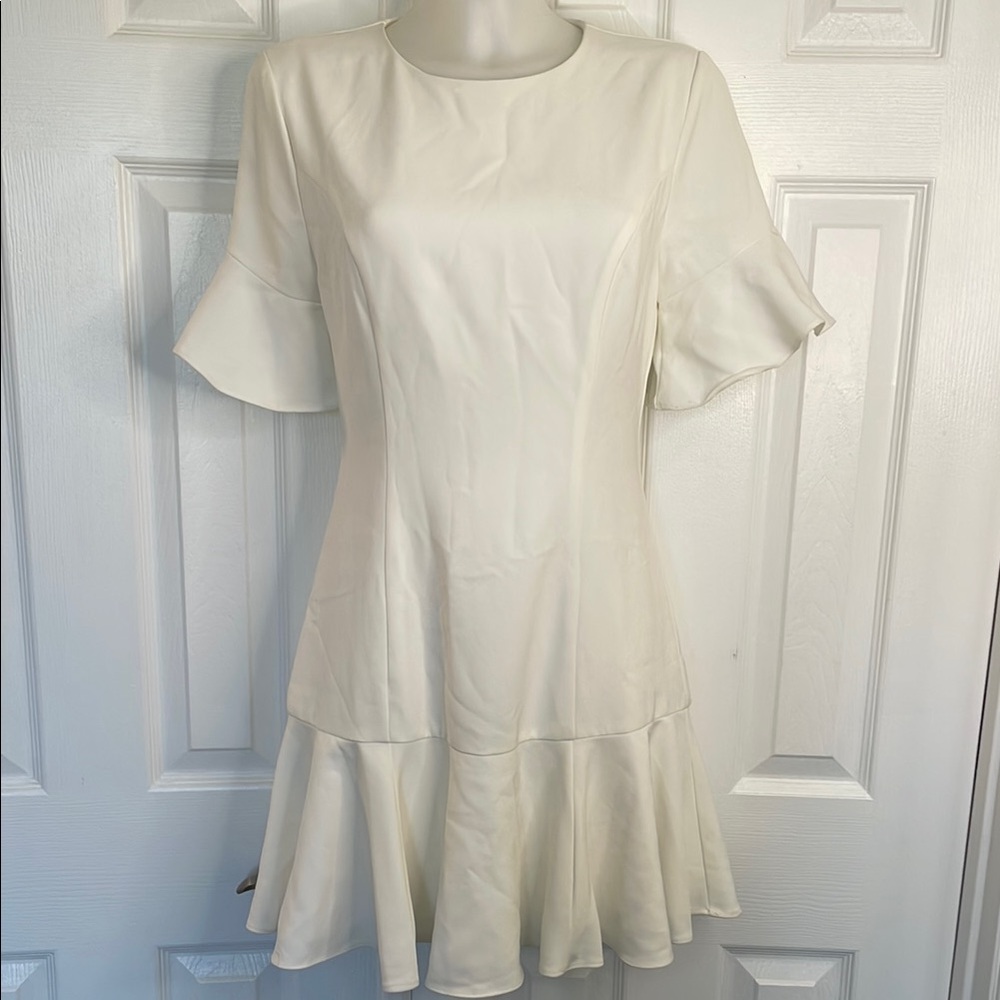 DO+BE SHORT SLEEVE WITH BOTTOM RUFFLE MINI DRESS WHITE SIZE MEDIUM